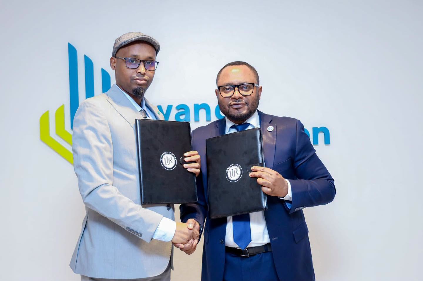 Jaamacadda Ummadda Soomaaliyeed iyo Jaamacadda Ruwaanda oo kala saxiixday Heshiis Is afgarad (MoU)